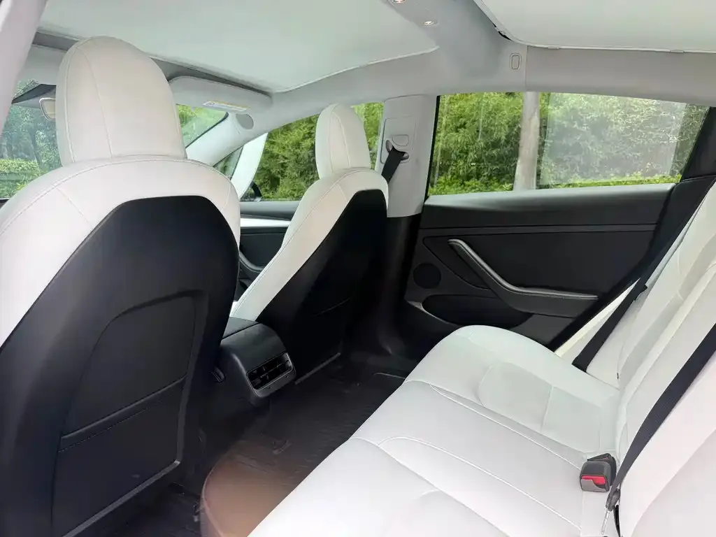 Tesla Model 3 — фото 4
