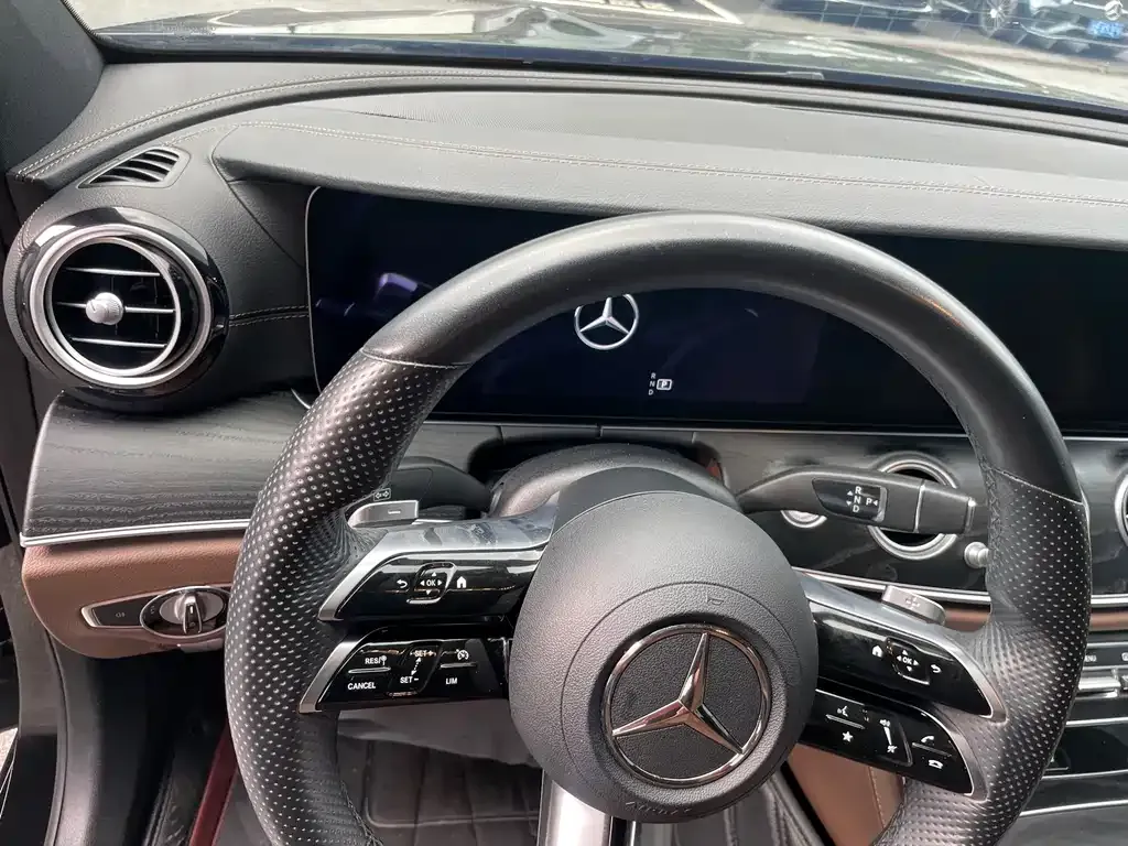 Mercedes-Benz E-Class (Import) — фото 4