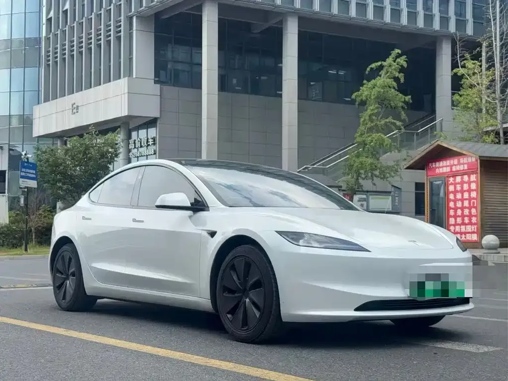 Tesla Model 3 — фото 2