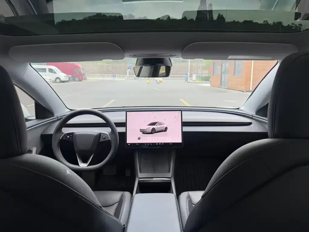 Tesla Model 3 — фото 8