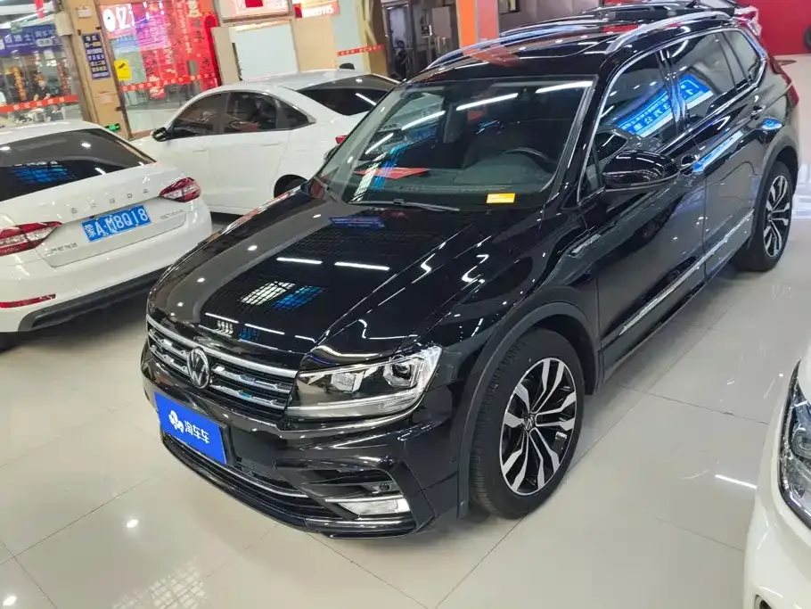 Volkswagen Tiguan L — фото 1