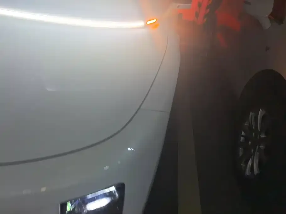 Li Auto i8 — фото 2