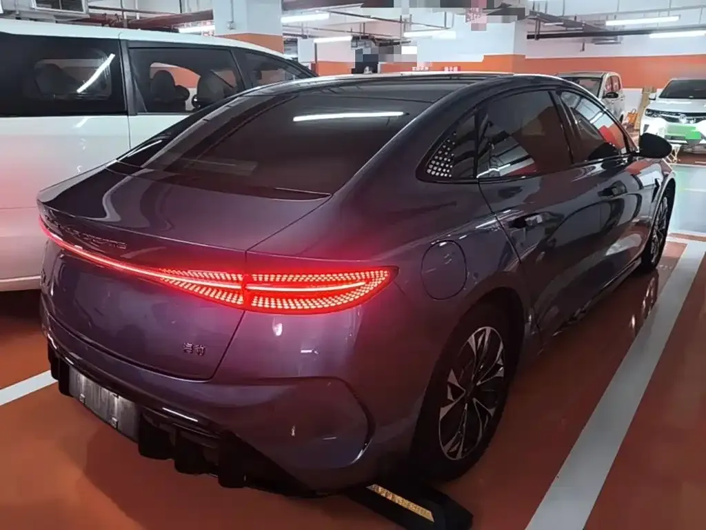 BYD Seal — фото 4