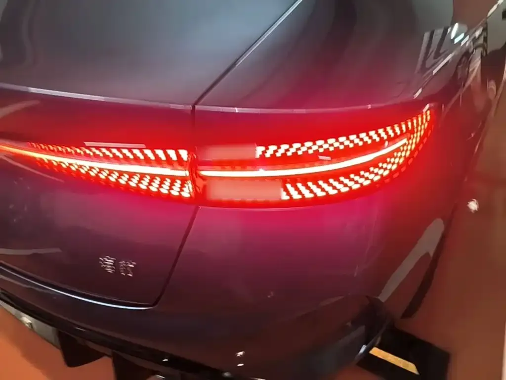 BYD Seal — фото 7