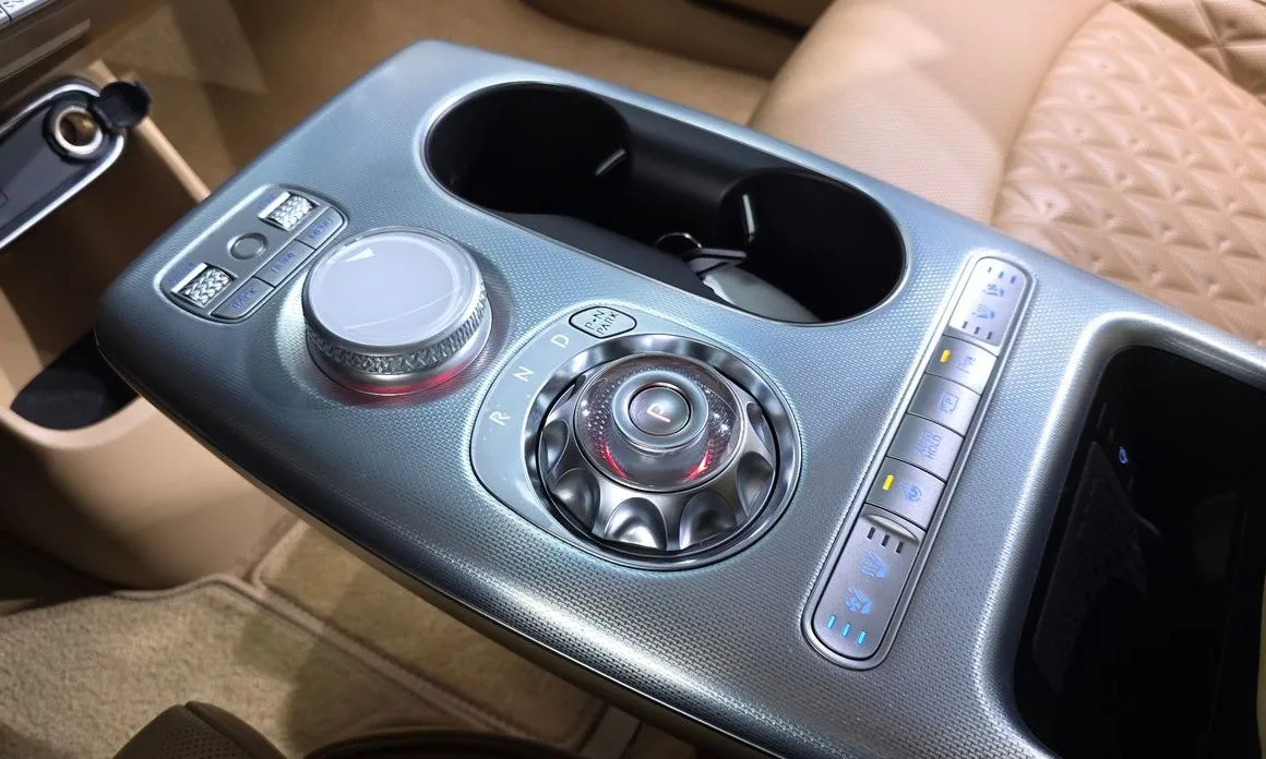 Genesis GV60 — фото 10