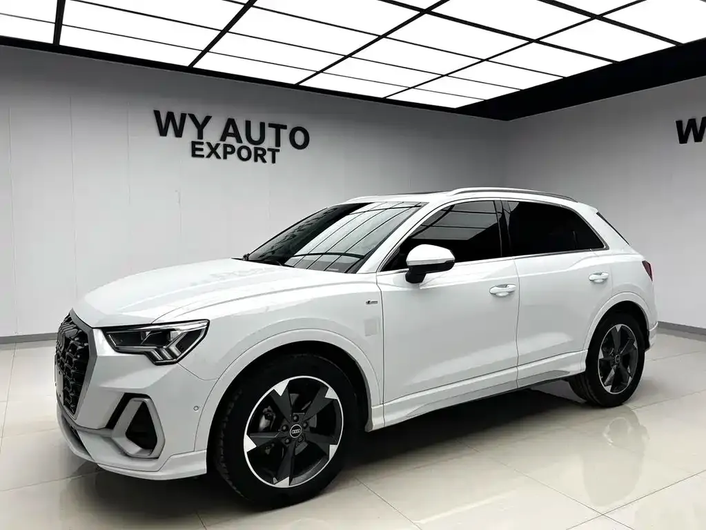 Audi Q3 — фото 1