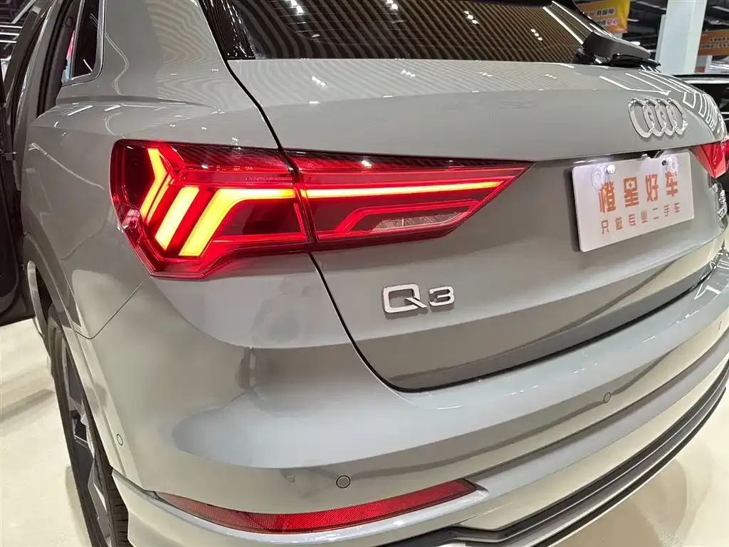 Audi Q3 — фото 10