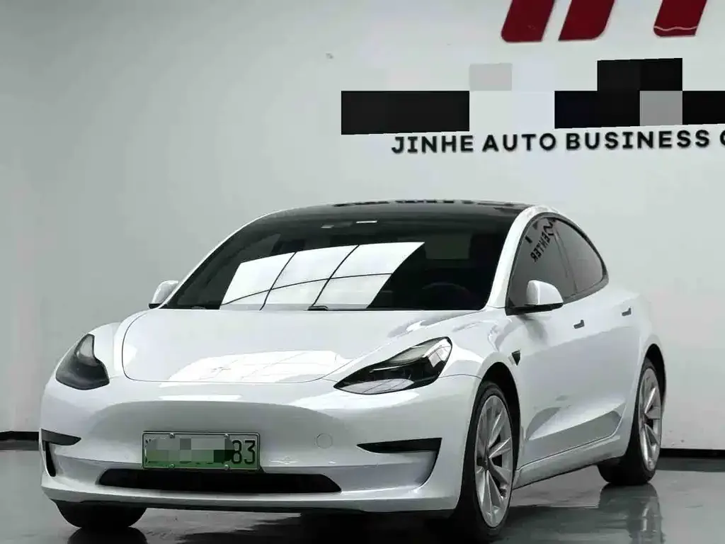 Tesla Model 3 — фото 1
