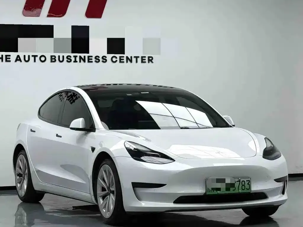 Tesla Model 3 — фото 6