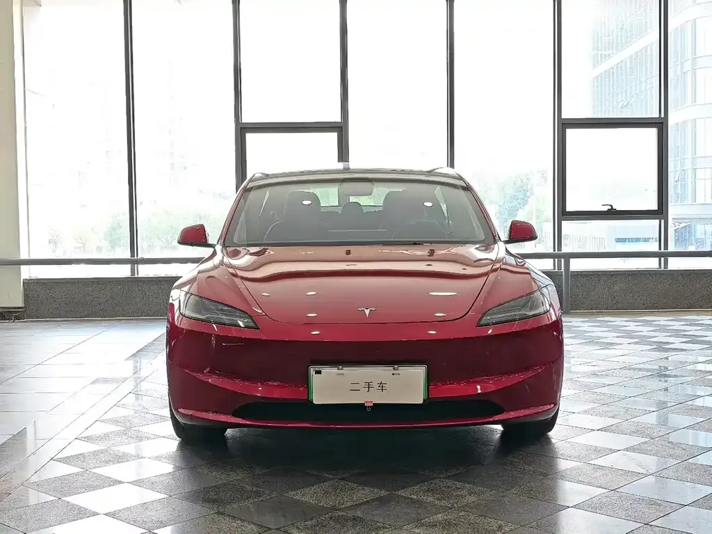 Tesla Model 3 — фото 8