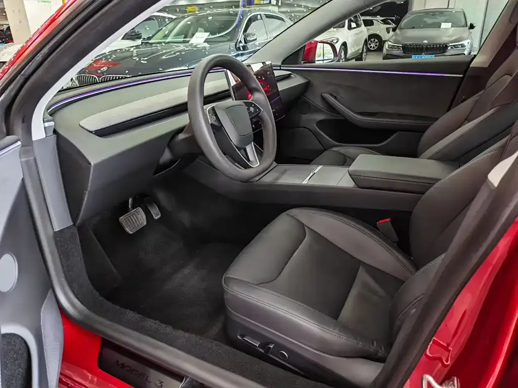 Tesla Model 3 — фото 10
