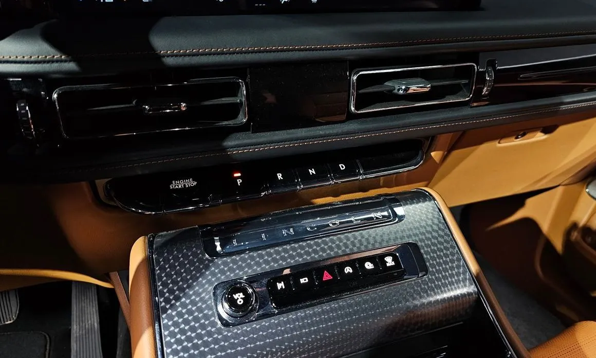 Lincoln Aviator — фото 9