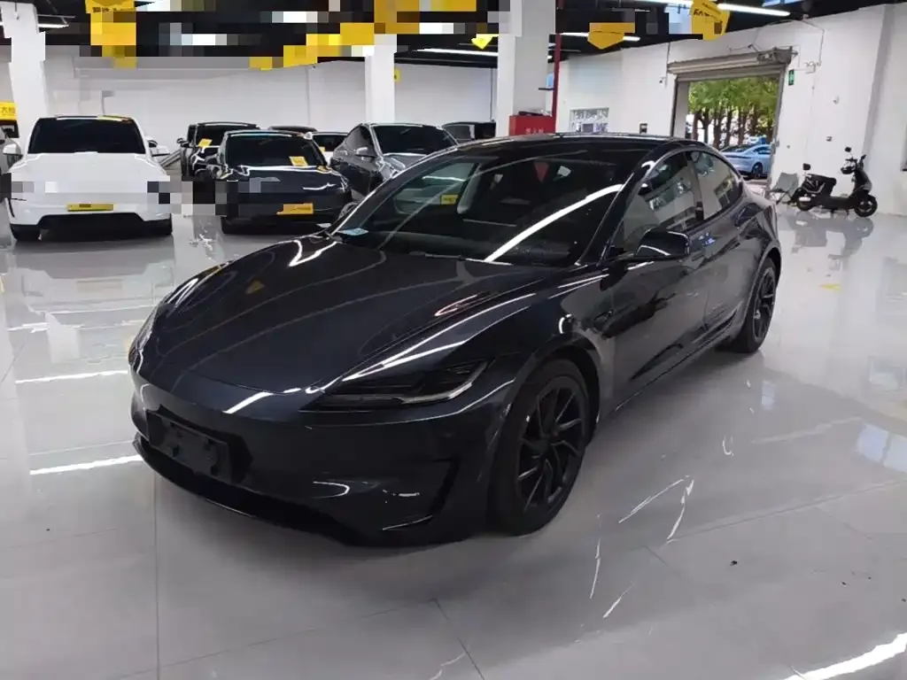 Tesla Model 3 — фото 10