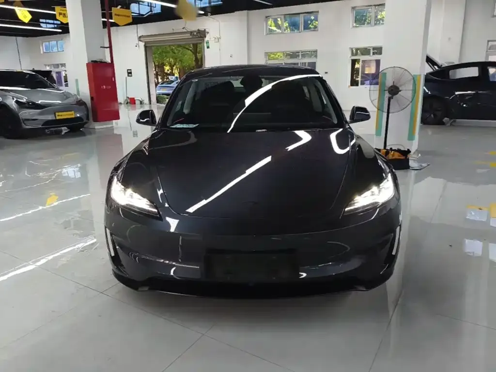 Tesla Model 3 — фото 5