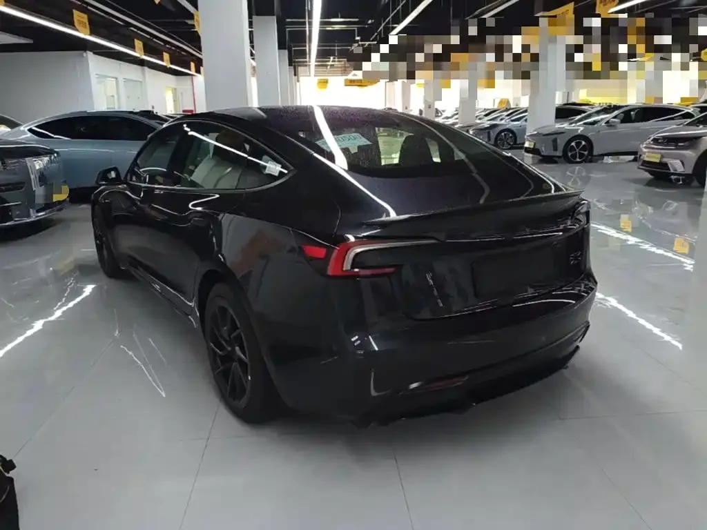 Tesla Model 3 — фото 4