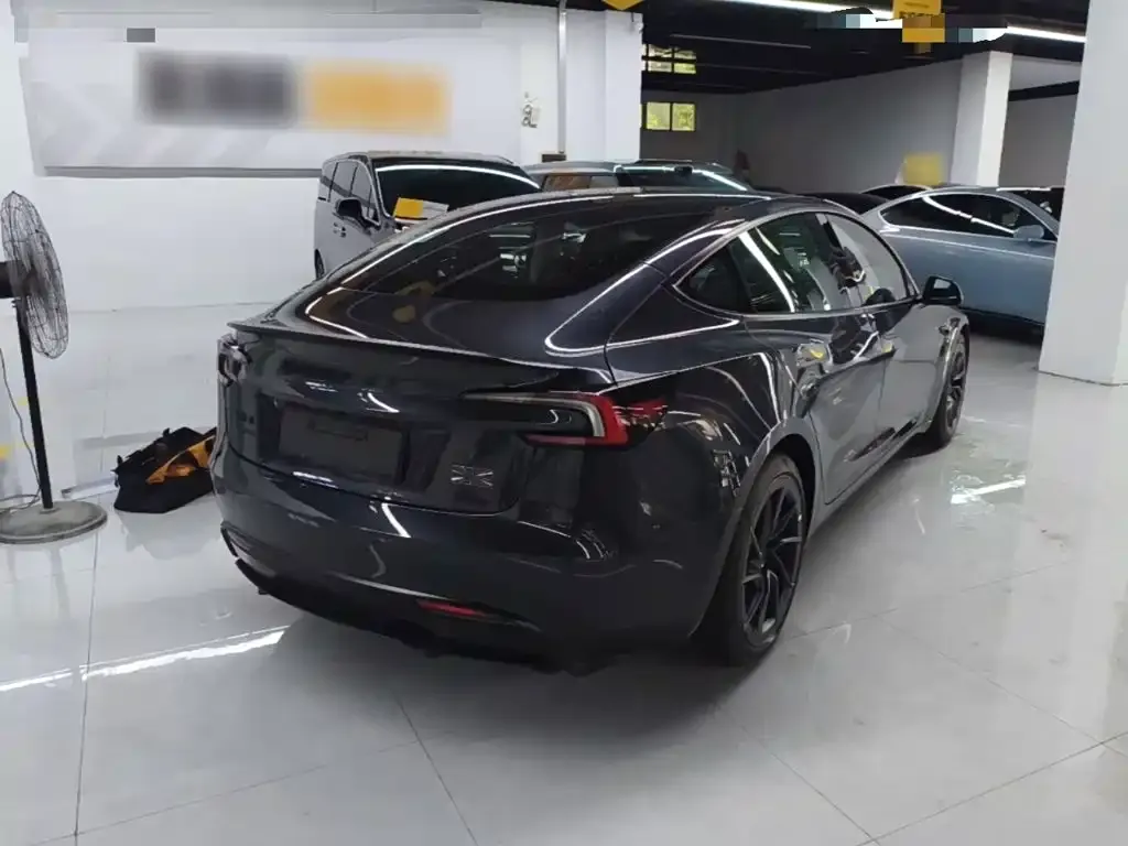 Tesla Model 3 — фото 3