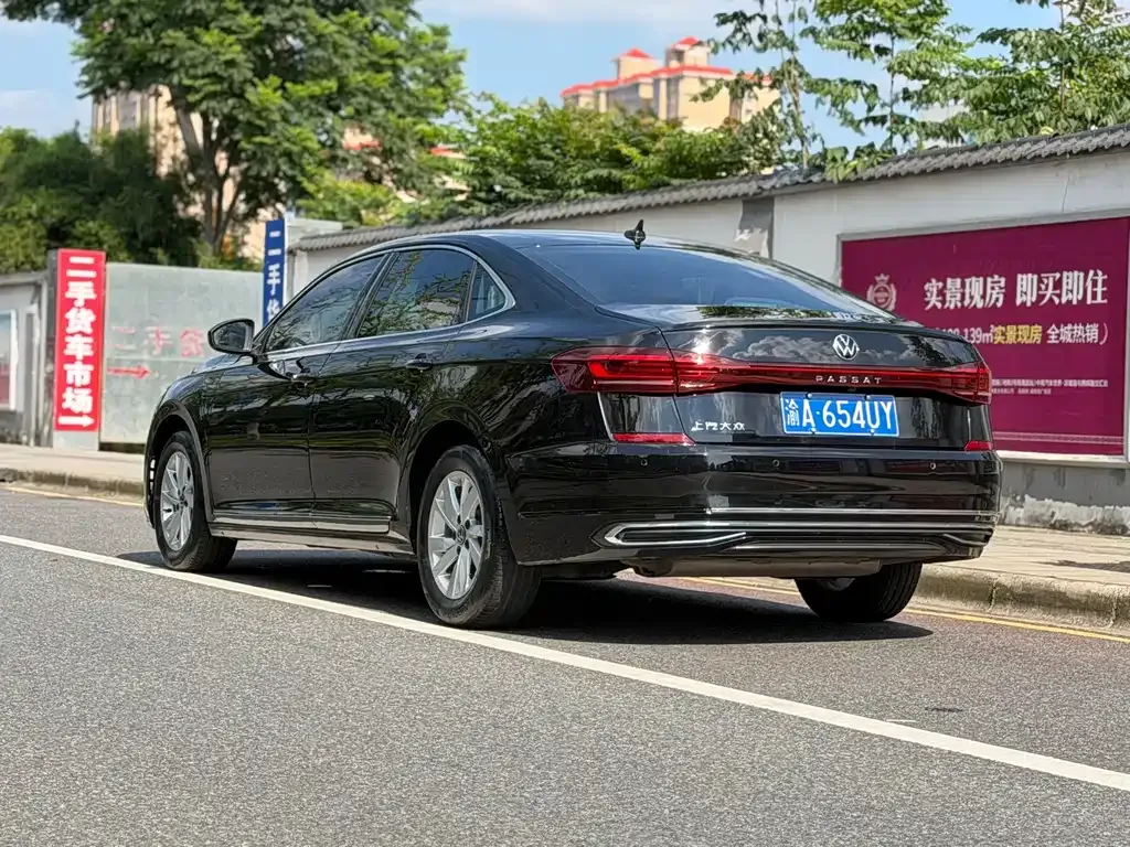 Volkswagen Passat — фото 8