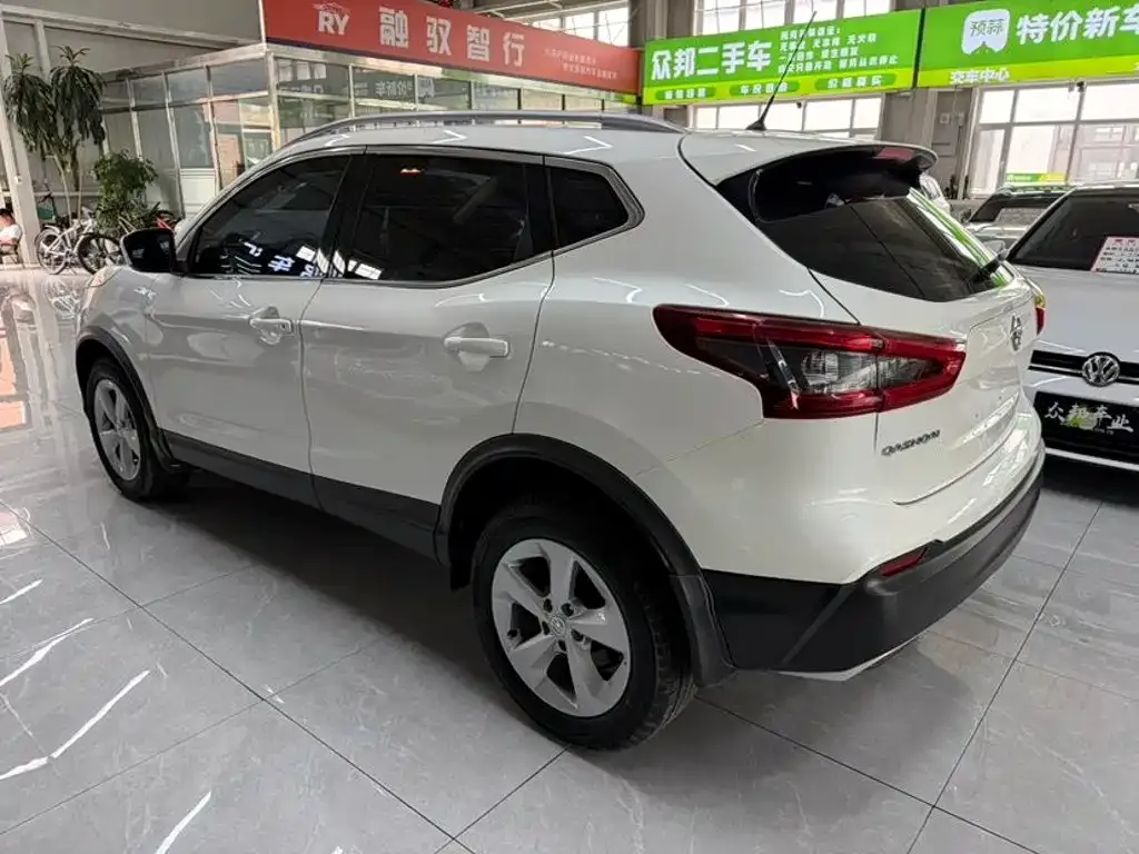 Nissan Qashqai — фото 9