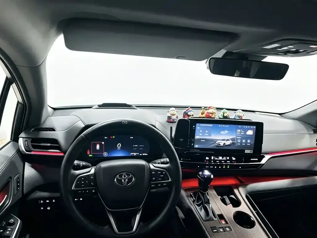 Toyota Granvia — фото 4