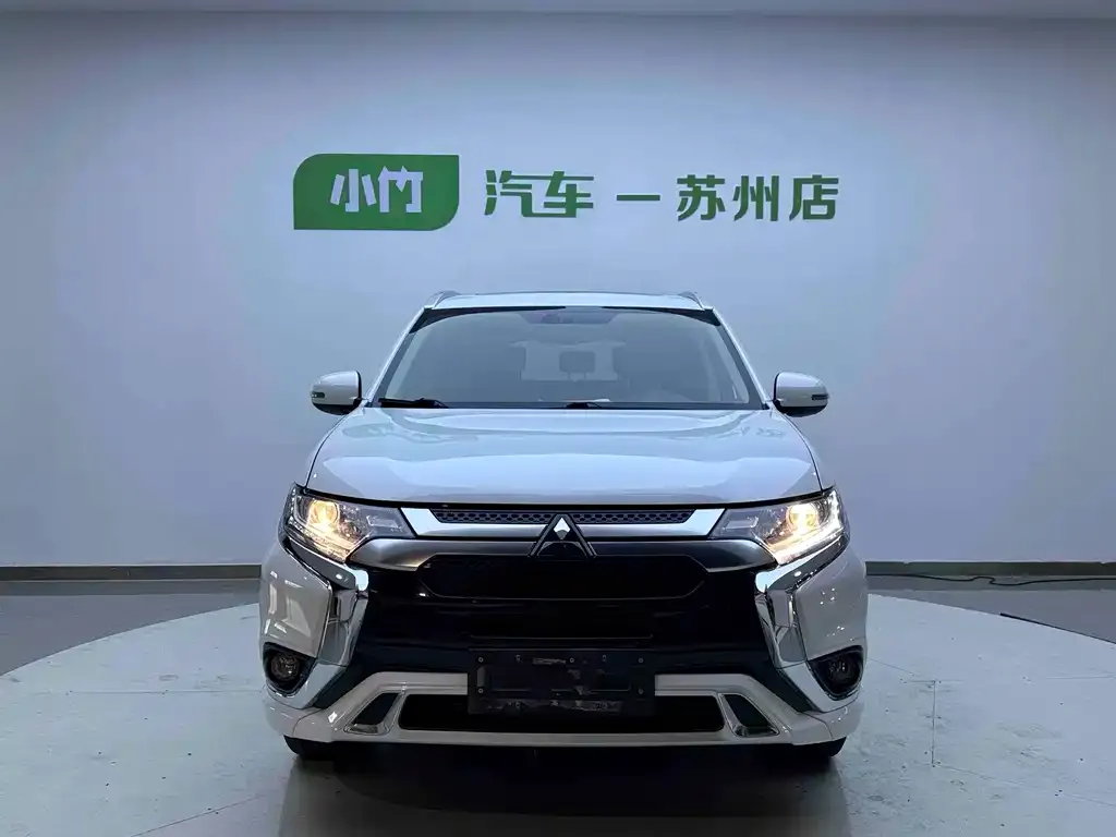 Mitsubishi Outlander — фото 2