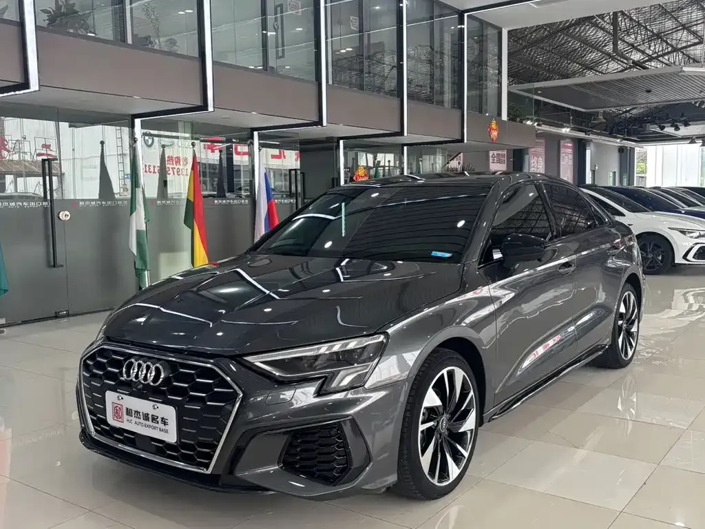 Audi A3 — фото 1