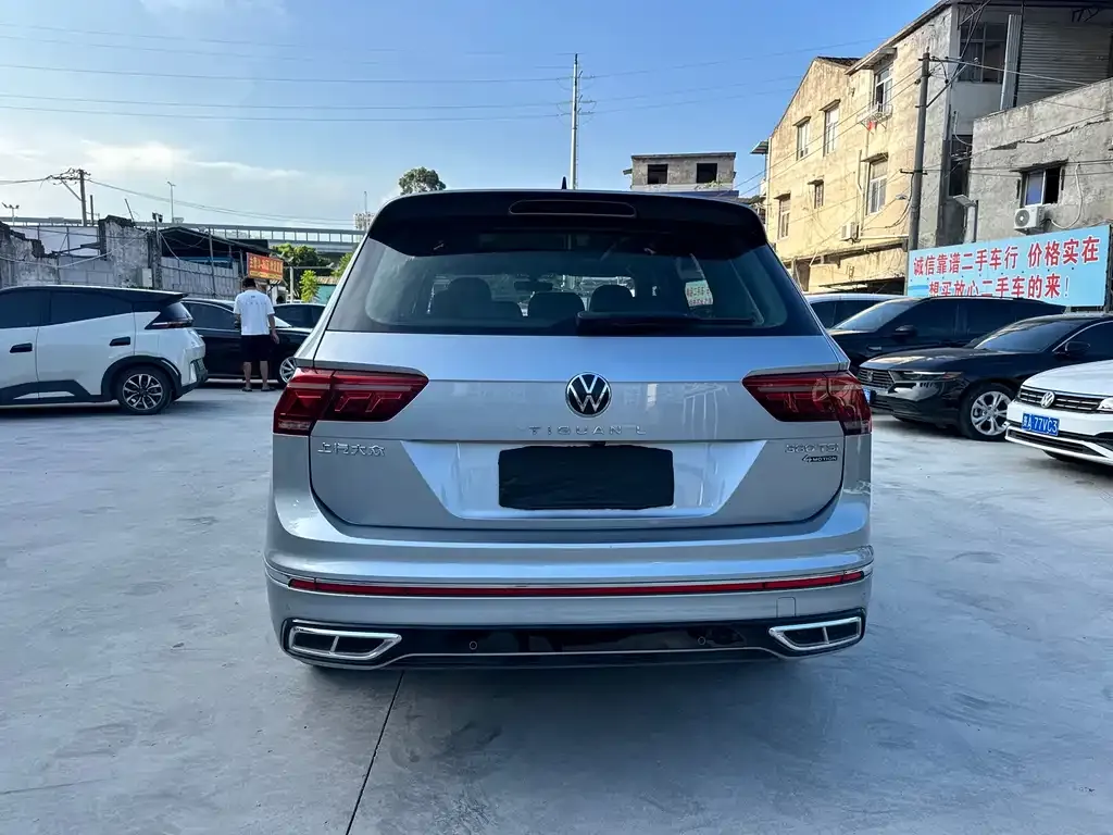 Volkswagen Tiguan L — фото 6
