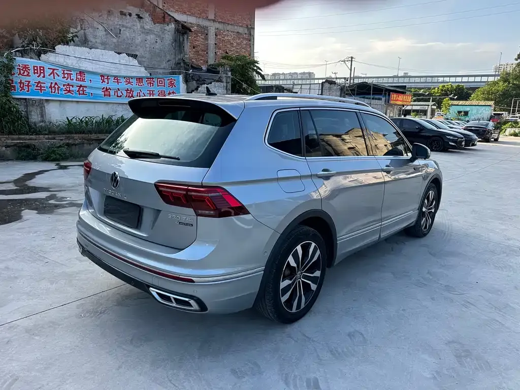 Volkswagen Tiguan L — фото 8
