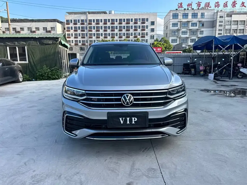 Volkswagen Tiguan L — фото 5