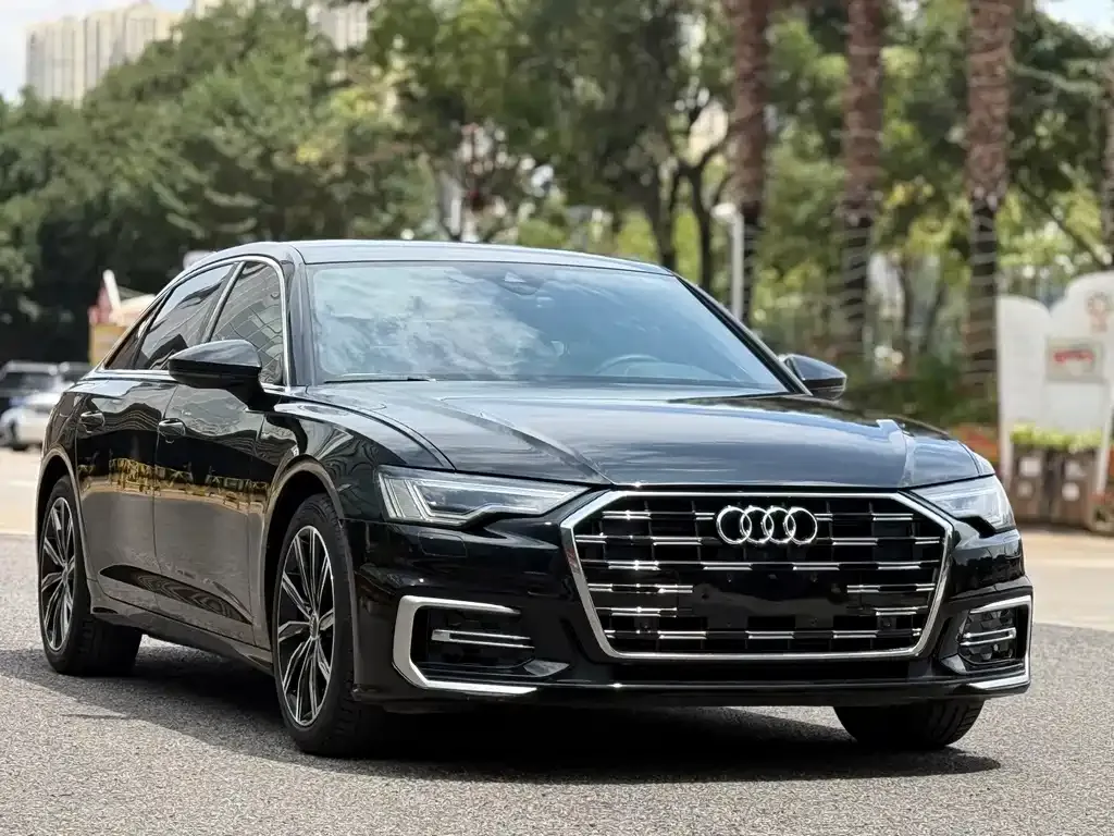 Audi A6L — фото 1