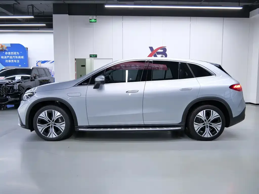 Mercedes-Benz EQE SUV — фото 10