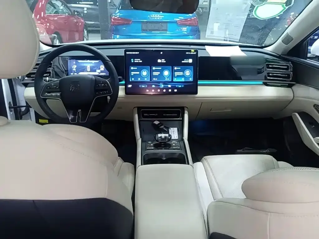 BYD Qin L — фото 9