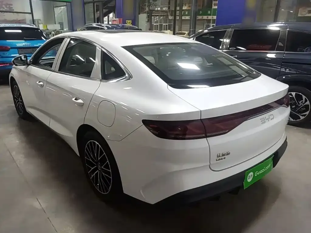 BYD Qin L — фото 10
