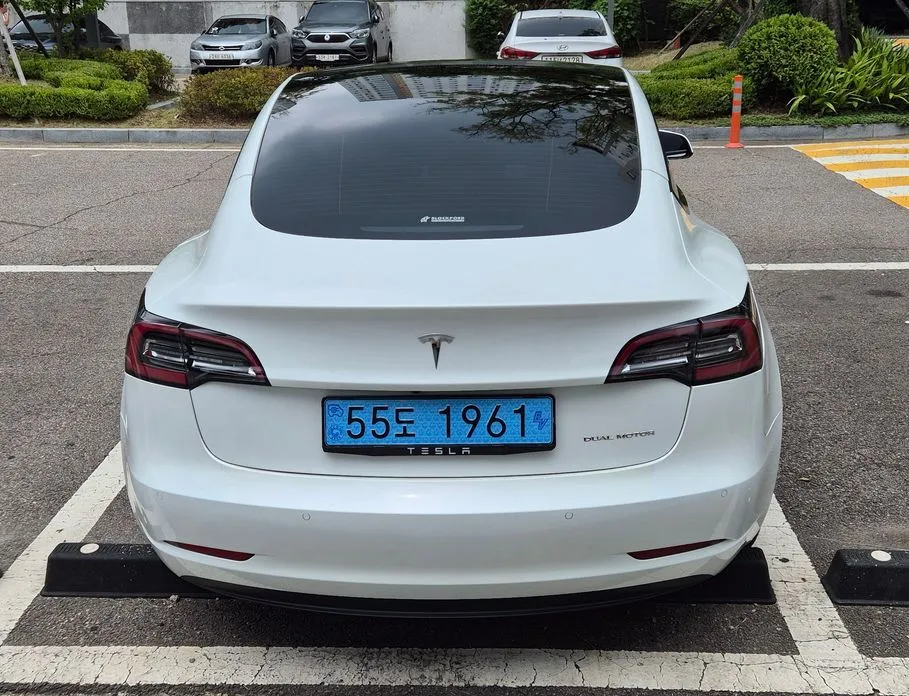 Tesla Model 3 — фото 3