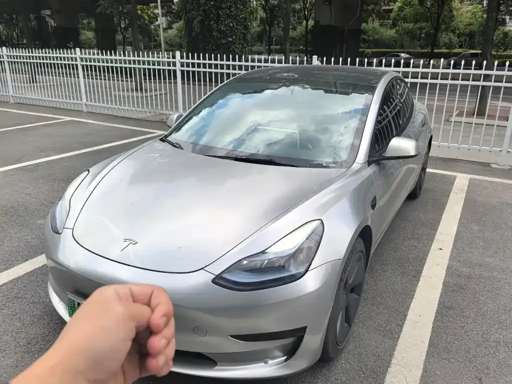Tesla Model 3 — фото 3