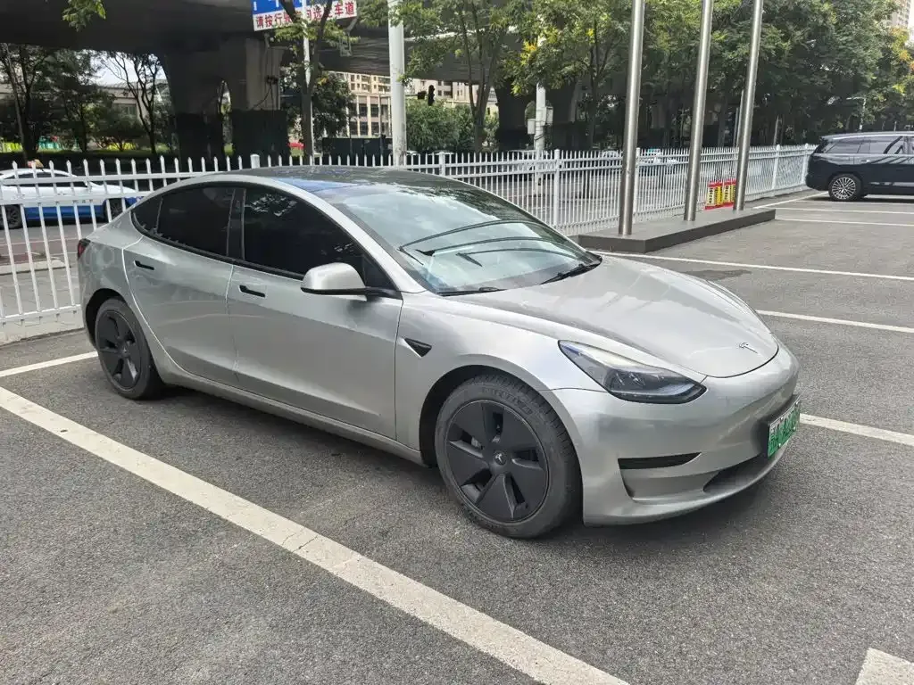 Tesla Model 3 — фото 6