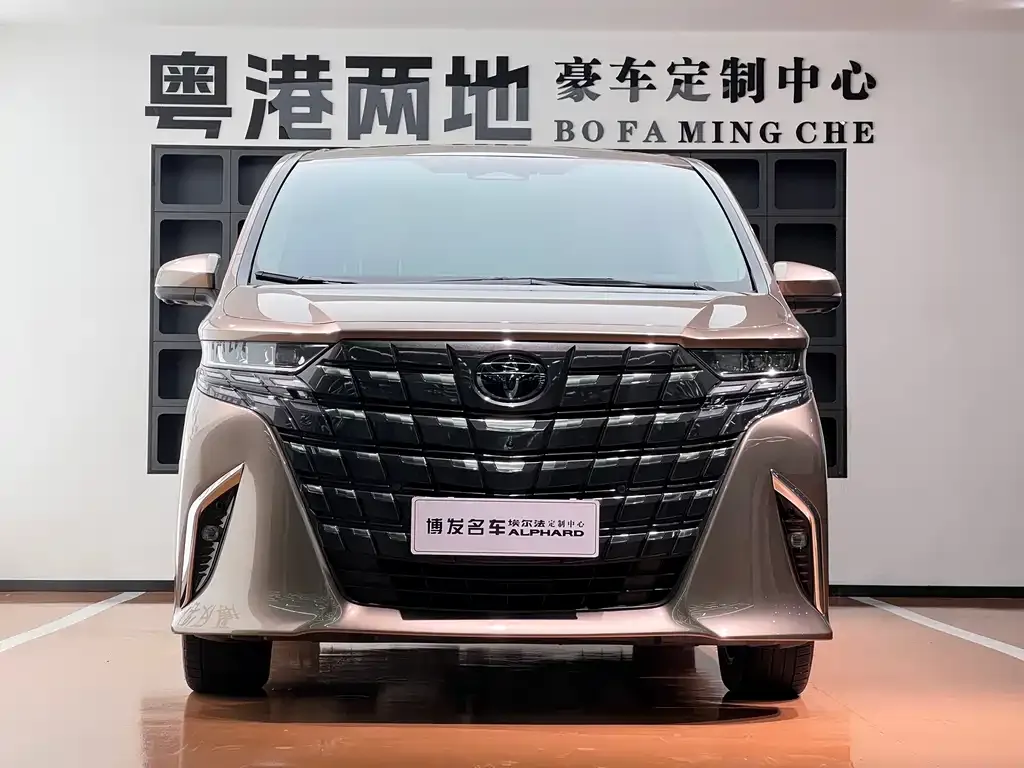 Toyota Alphard — фото 8