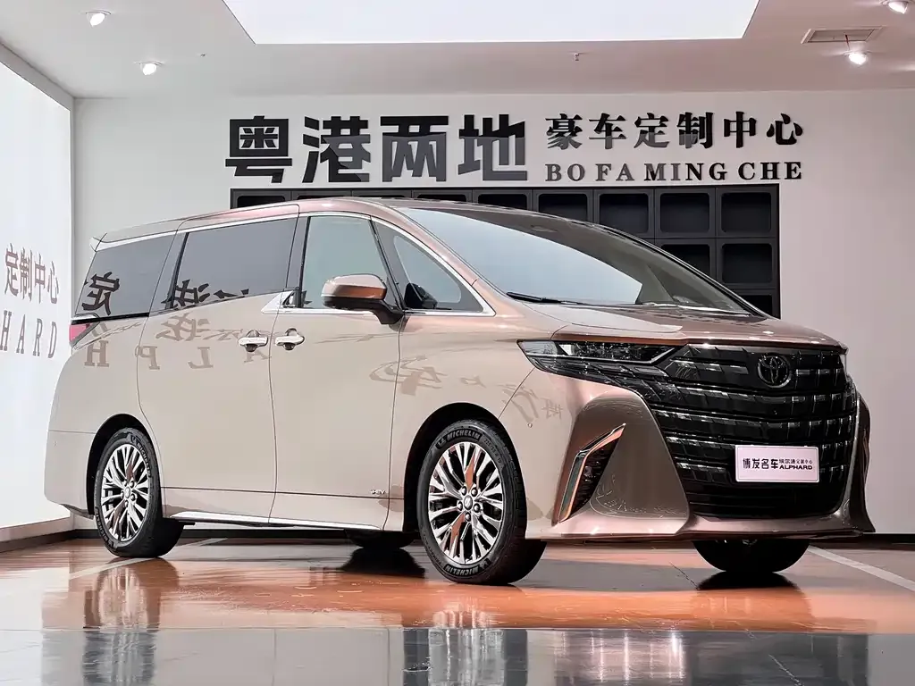 Toyota Alphard — фото 4