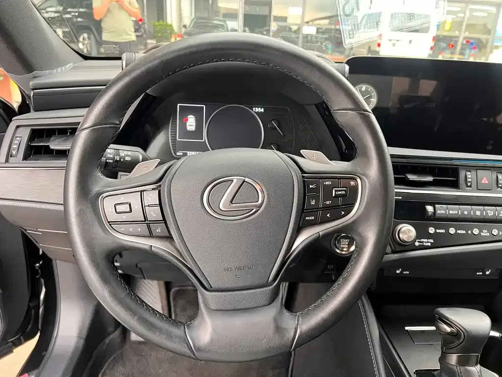 Lexus ES — фото 3