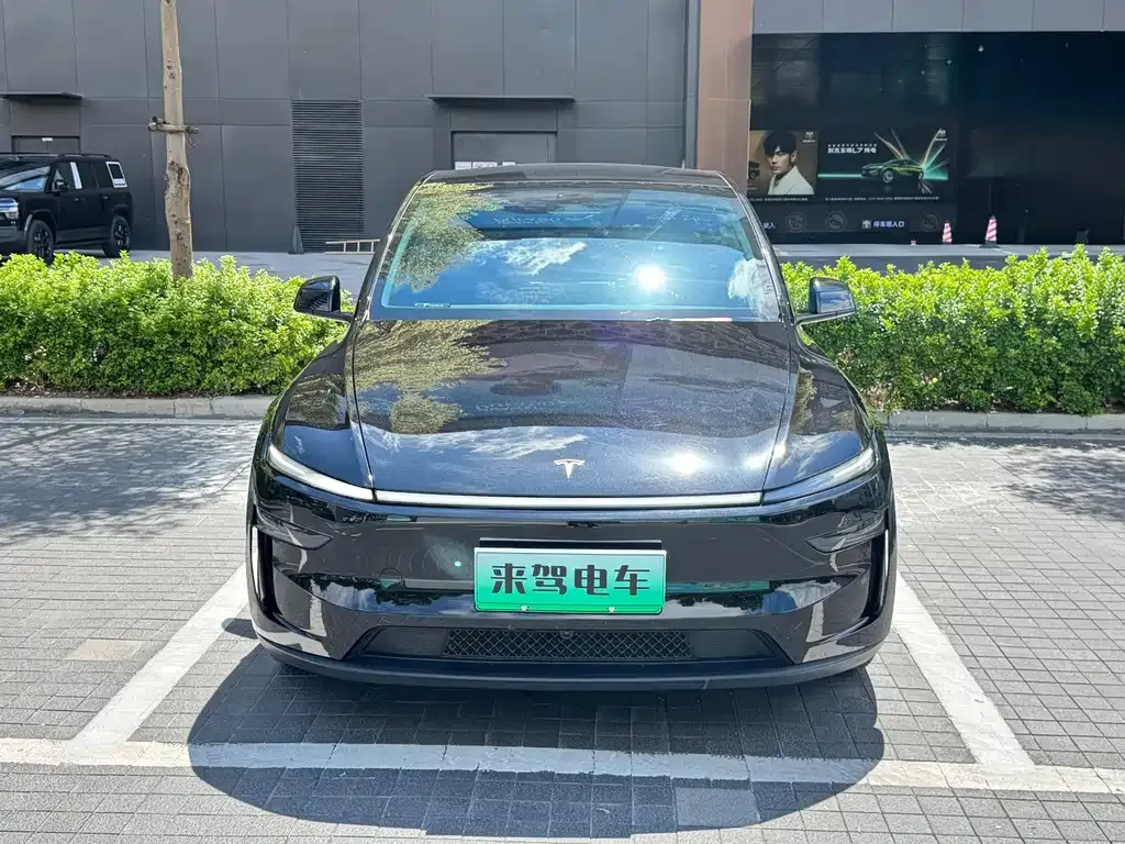 Tesla Model Y — фото 3