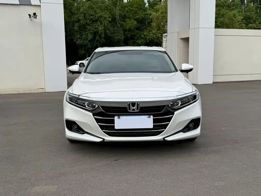 Honda Accord — фото 8