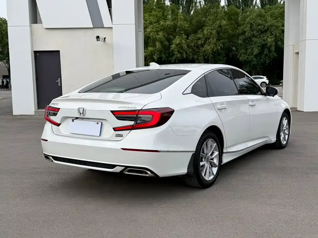 Honda Accord — фото 2