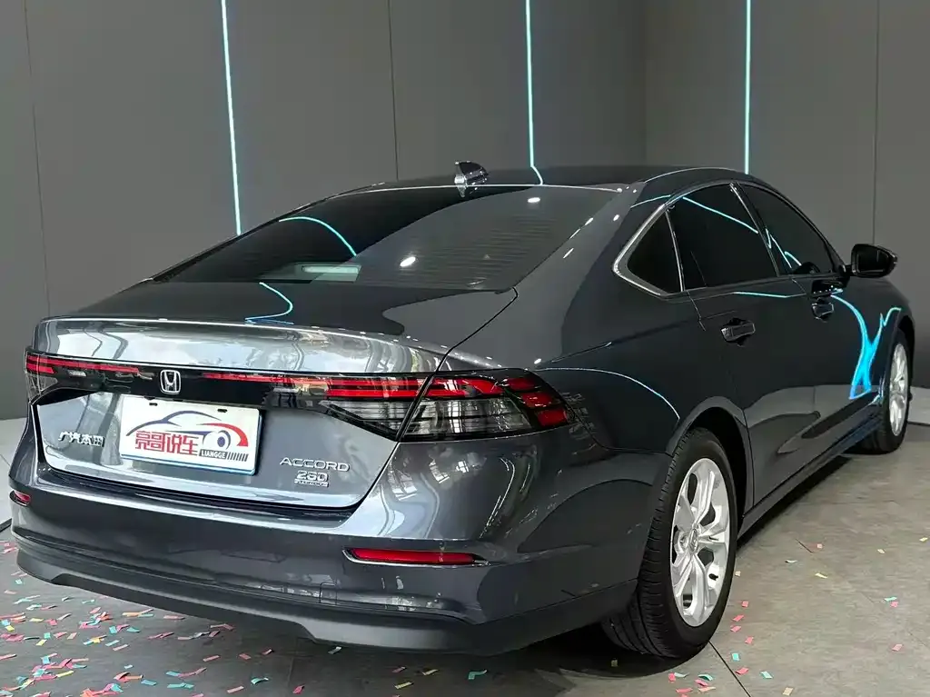 Honda Accord — фото 10
