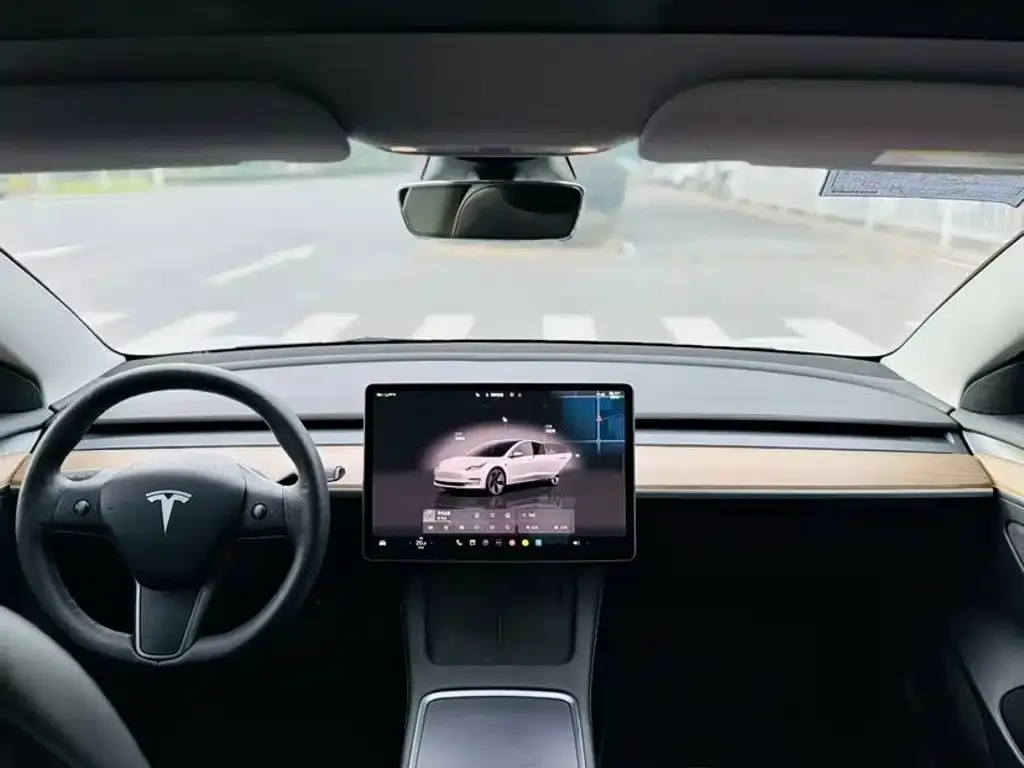Tesla Model 3 — фото 5