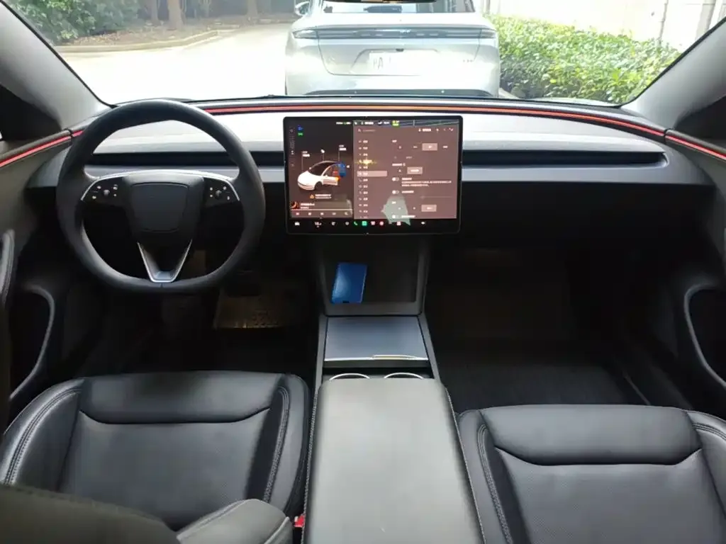 Tesla Model 3 — фото 2