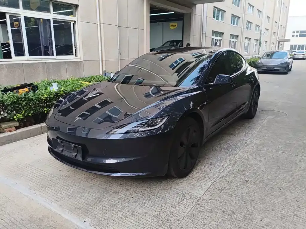 Tesla Model 3 — фото 5