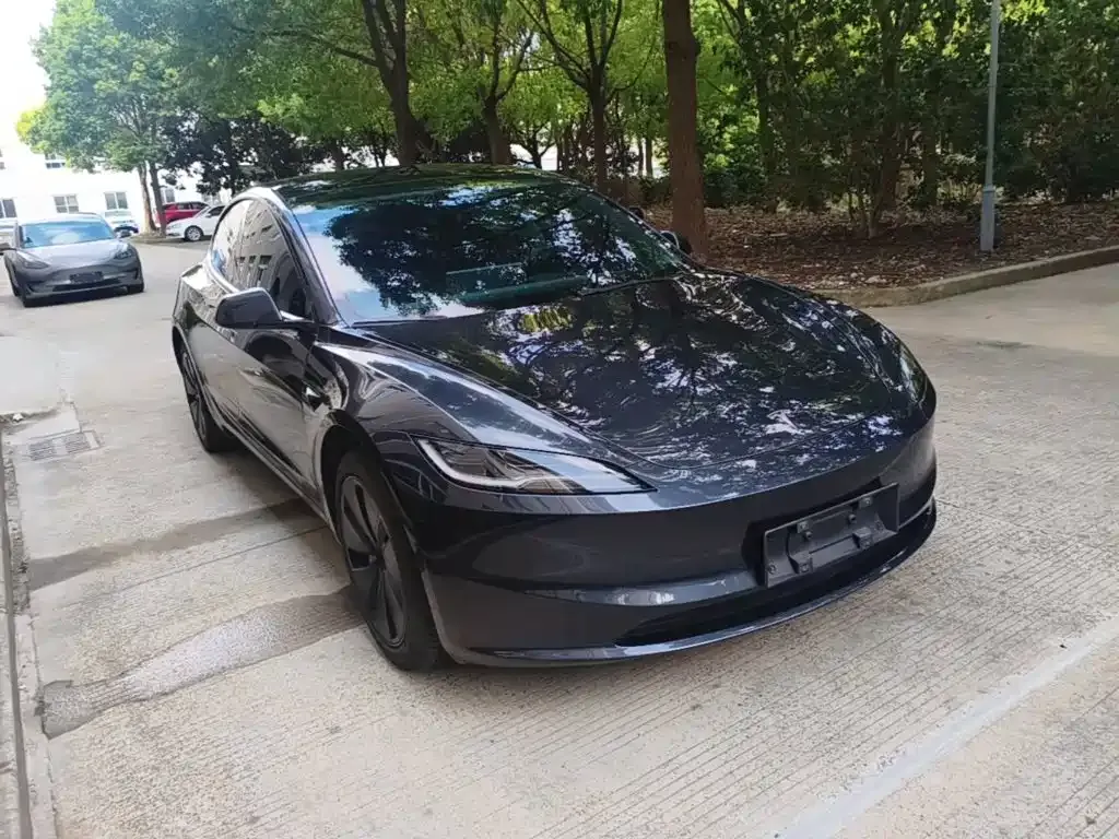 Tesla Model 3 — фото 10