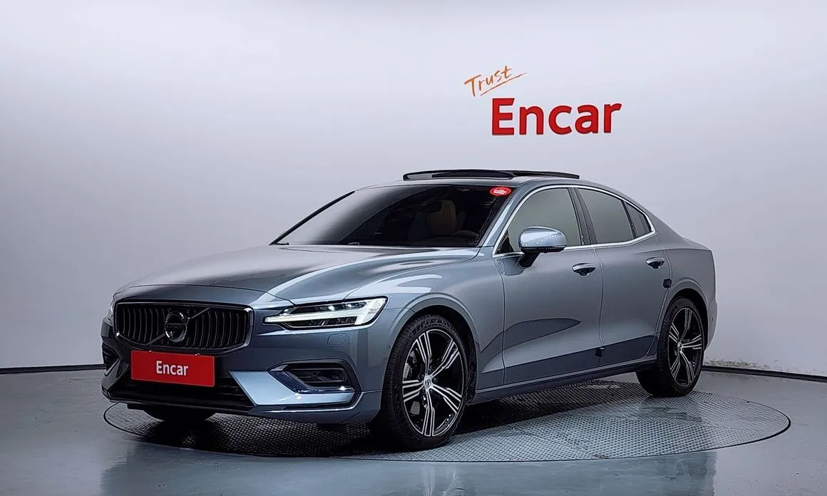 Volvo S60 — фото 1