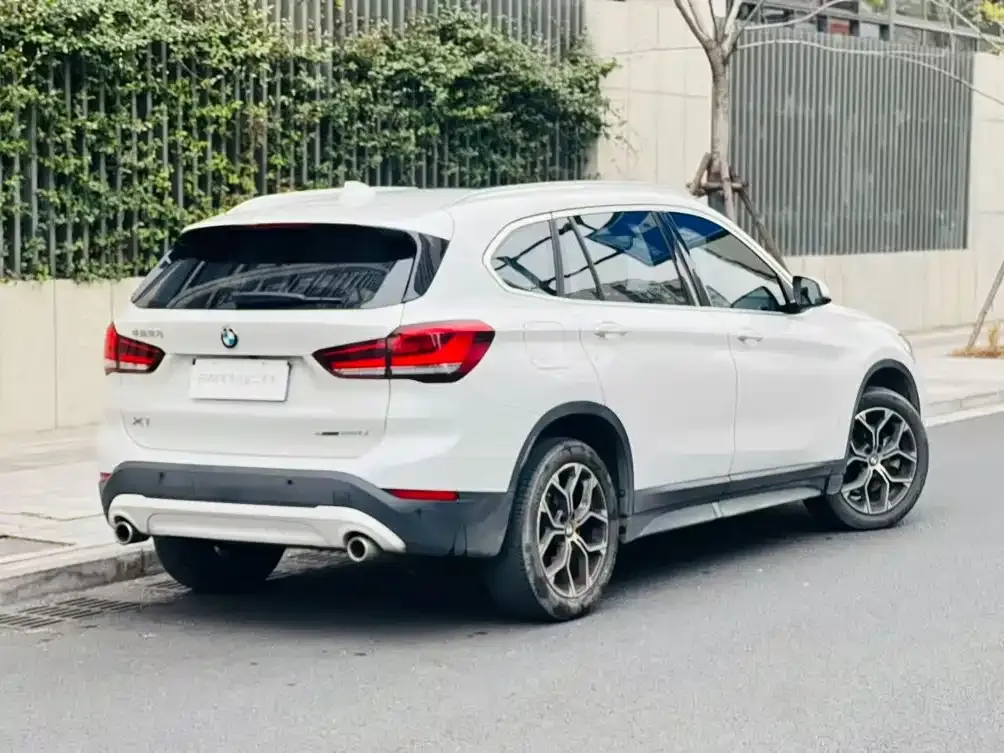 BMW X1 — фото 5