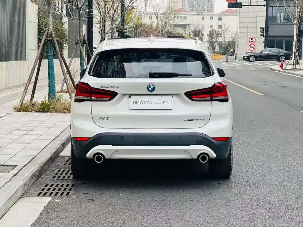 BMW X1 — фото 8