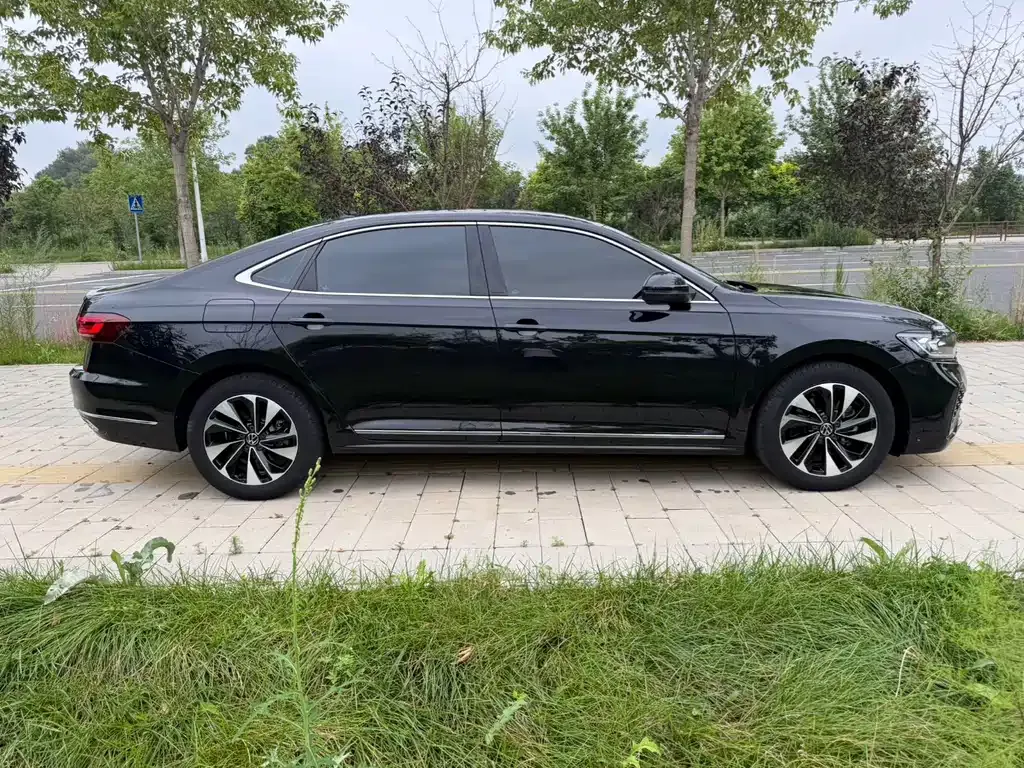 Volkswagen Passat — фото 8